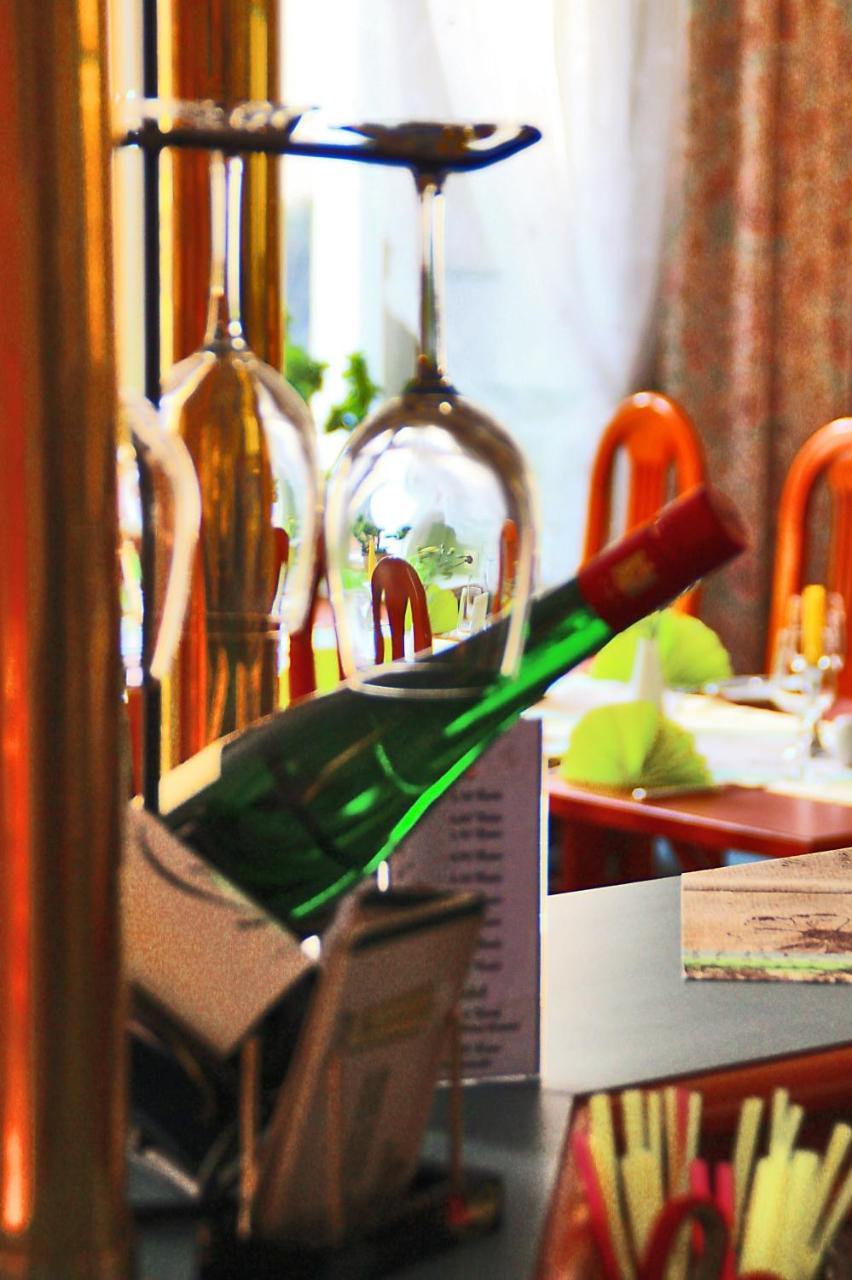 Hotel Schwarzes Ross Siebenlehn ภายนอก รูปภาพ