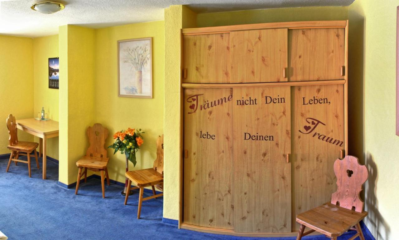 Hotel Schwarzes Ross Siebenlehn ภายนอก รูปภาพ