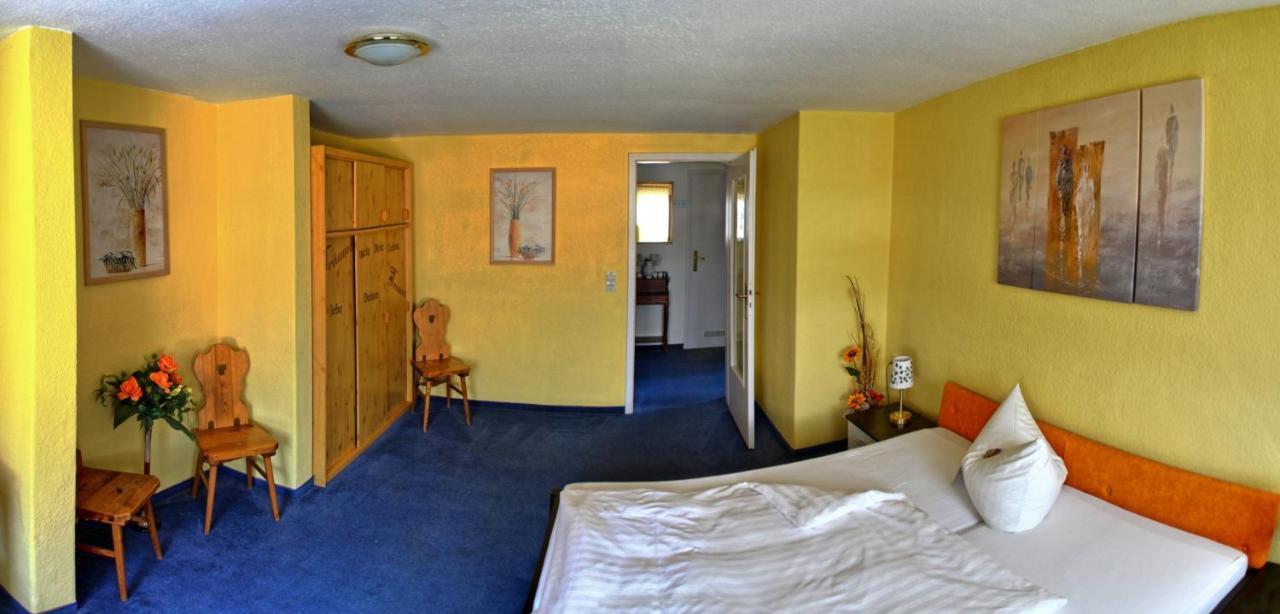 Hotel Schwarzes Ross Siebenlehn ภายนอก รูปภาพ